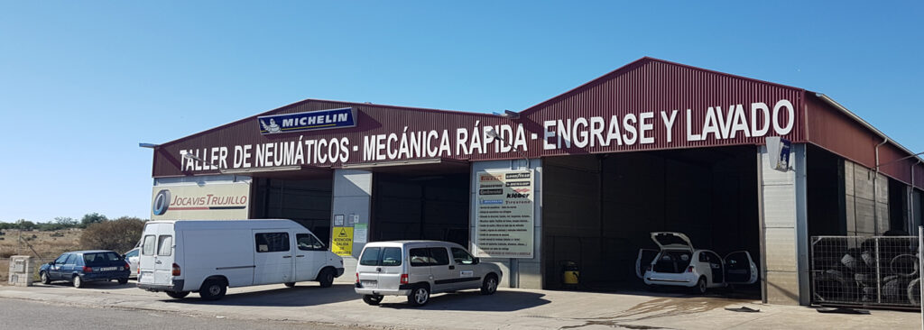 Vista del taller de neumáticos Jocavís Trujillo